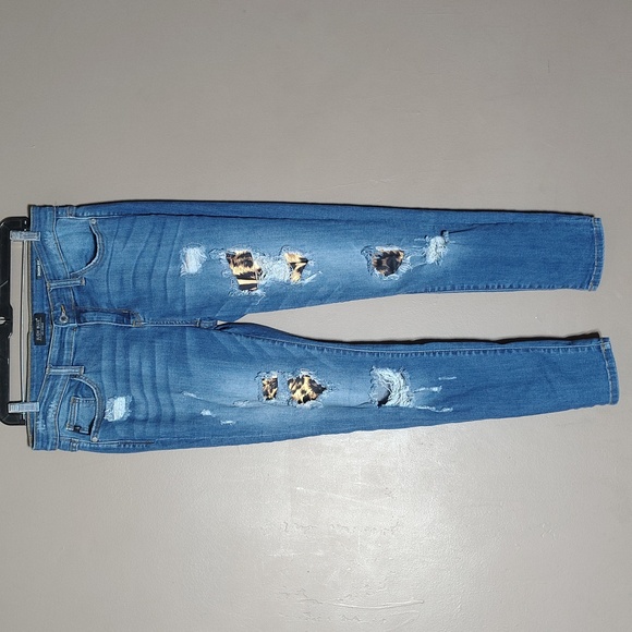Judy Blue Denim - Judy Blue Distressed Animal Print Skinny Fit Jeans Size 11/30